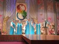 Сельцовских женщин порадовали праздничным концертом